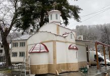 Postavljen montažni pravoslavni hram u borskom selu Tanda