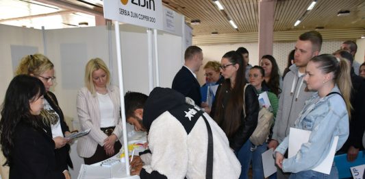 Veliko interesovanje za posao u Srbija Ziđin Koper na Sajmu zapošljavanja u Boru – za sat vremena podneto 200 prijava