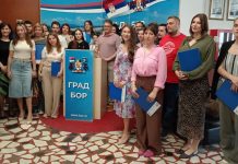 Uručeni ugovori za stručnu praksu: Prilika za 25 mladih u Boru