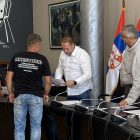 U Boru uručeni ugovori za subvencionisanje poljoprivrednih mašina za obradu zemljišta i skidanje useva