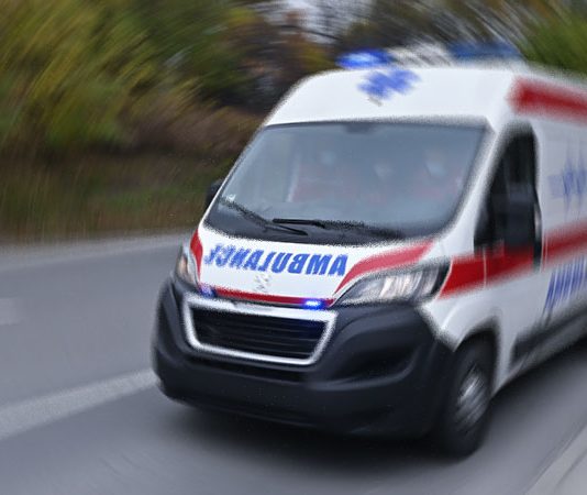 Četiri osobe povređene u udesu autobusa i automobila kod Negotina