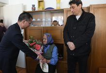 Novogodišnji pokloni i najlepše želje od RBM za najstariju Majdanpečanku: Složna porodica i dobri prijatelji recept za dugovečnost