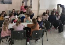 Uskršnja radionica udruženja „Bebironče“: Deca razvijala kreativnost kroz farbanje i dekoraciju jaja