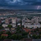 RHMZ izdao upozorenje za nedelju: Mogući grad i olujni vetar u više delova Srbije