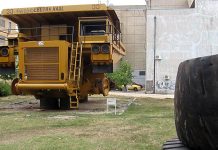 Postavljen damper u Muzeju na otvorenom u Boru Damper - rudarski kamion