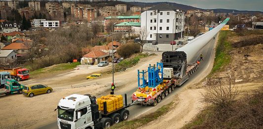 Zbog vangabaritnog transporta izmena režima saobraćaja na putu Bor – Crni vrh