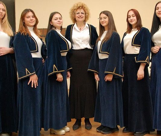 Zlatne polaznice Etno radionice ostvarile izuzetan uspeh na internacionalnom festivalu etno muzike