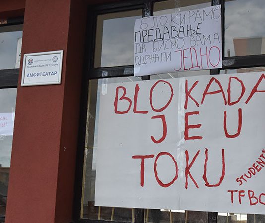 Srednjoškolci uz studente u Boru