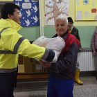 Ogrevno drvo i humanitarni paketi i ove godine za meštane Metovnice, Slatine i Brestovca