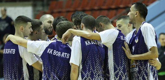Košarkaši Bora rutinski savladali Moravu i upisali prvi prvenstveni trijumf