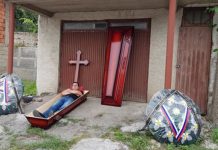 Boranin nosio gradom krstaču sa svojim imenom, na raskrsnici ležao u mrtvačkom sanduku