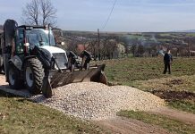 Počelo nasipavanje reonskih puteva rizlom