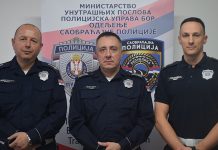 Policajci iz Bora i Negotina herojskom akcijom spasili živote, iz zapaljenog automobila izvukli dvojicu muškaraca