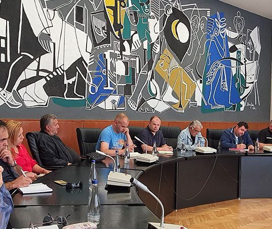 Preseljenje sela Krivelj i uređenje osnovnih škola prioritet u razvoju seoskih mesnih zajdnica
