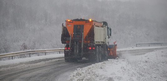 Svi putevi u Boru prohodni, građani se žale na smeće koje nije odvoženo danima