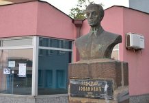 Uspela inicijativa mladih, vraćena tabla Radomiru Jovanoviću Čočetu