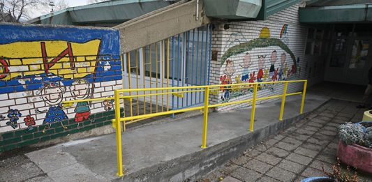 Na inicijativu udruženja „Bebironče“ izgrađena rampa za kolica na ulazu u vrtić „Bambi“