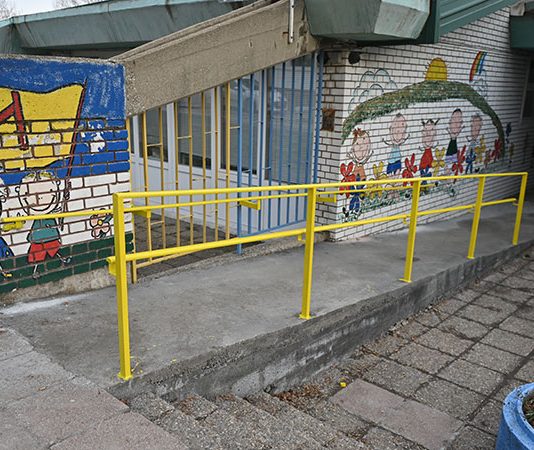 Na inicijativu udruženja „Bebironče“ izgrađena rampa za kolica na ulazu u vrtić „Bambi“