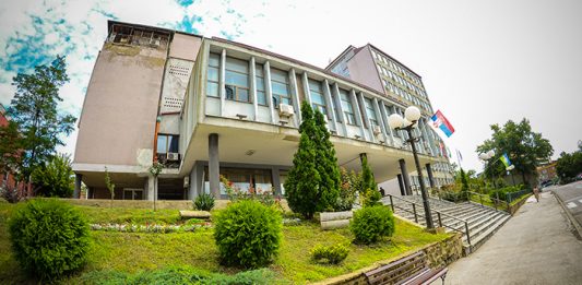 Štab za vanredne situacije grada Bora naložio dezinfekciju zgrada, a Ziđinu i javno-komunalnim preduzećima da organizuju prevoz za zaposlene