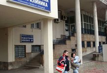 Trogodišnji brat čekićem u glavu udario sestru staru 18 meseci Klinika u Tiršovoj
