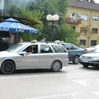 Auto klub „Extreme“ organizovao akciju „Đaci vas mole, usporite pored škole“
