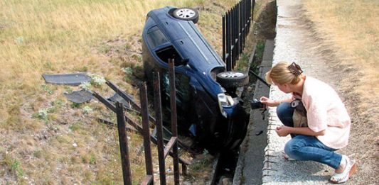 Dvoje povređenih na borskom Strelištu Slupani auto na Strelištu / photo: www.novosti.rs