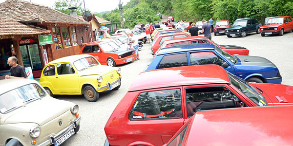 zastava-okupljanje-2013
