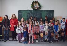 Srbija Ziđin Majning obradovala đake paketićima za Uskrs