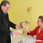 Predstavnici Opštine Bor uručili pomoć prvim bebama rođenim u 2017. godini